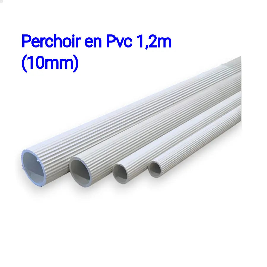 Disposés du plus grand au plus petit, quatre tubes en PVC blanc nervuré sont étiquetés « Perchoir en PVC 1,2 mètre (10mm) » en texte bleu. Marque : OST.