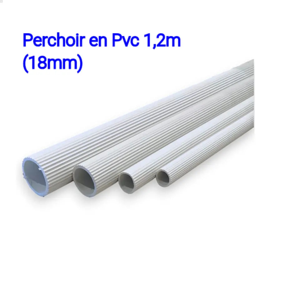 Quatre tubes en PVC blanc texturé de différents diamètres sont disposés en ordre croissant de gauche à droite. Le texte « Perchoir en Pvc 1,2 mètres (18mm) » de OST apparaît en bleu dans le coin supérieur gauche.