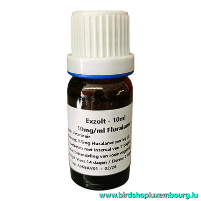 Le flacon « Exzolt 10ml » de BIRD SHOP ORNITHOLOGIE LUXEMBOURG contient 10mg/ml de Fluralaner pour lutter efficacement contre les poux rouges. Les instructions de dosage sont fournies en néerlandais. Pour plus d'informations, visitez birdshopluxembourg.lu.